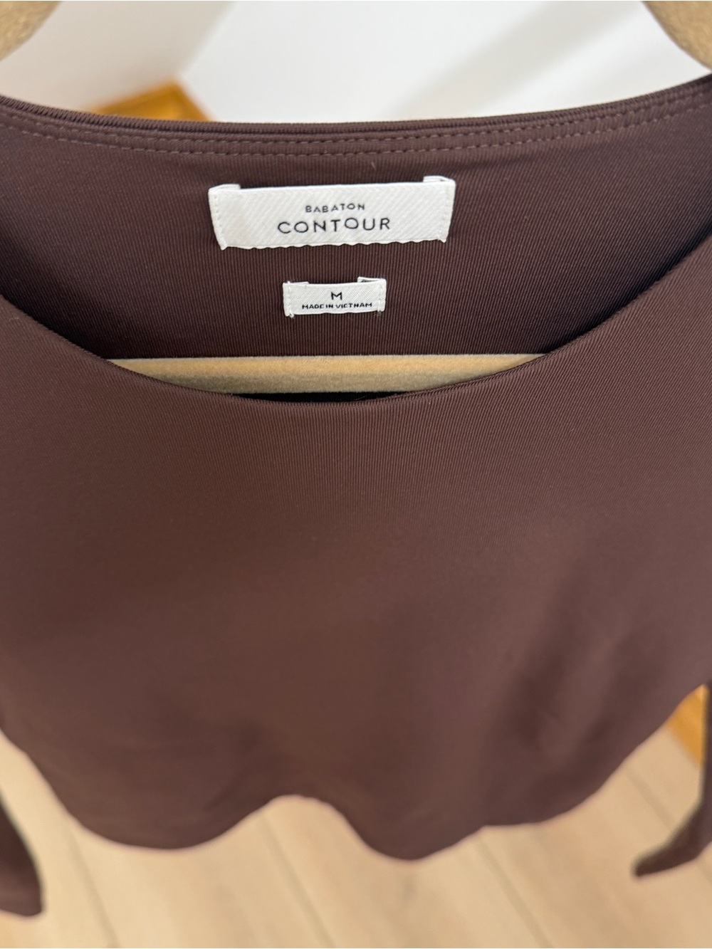 Aritzia Contour Long-Sleeve Crewneck Top — Chocolate Brown - Picture 2 of 13